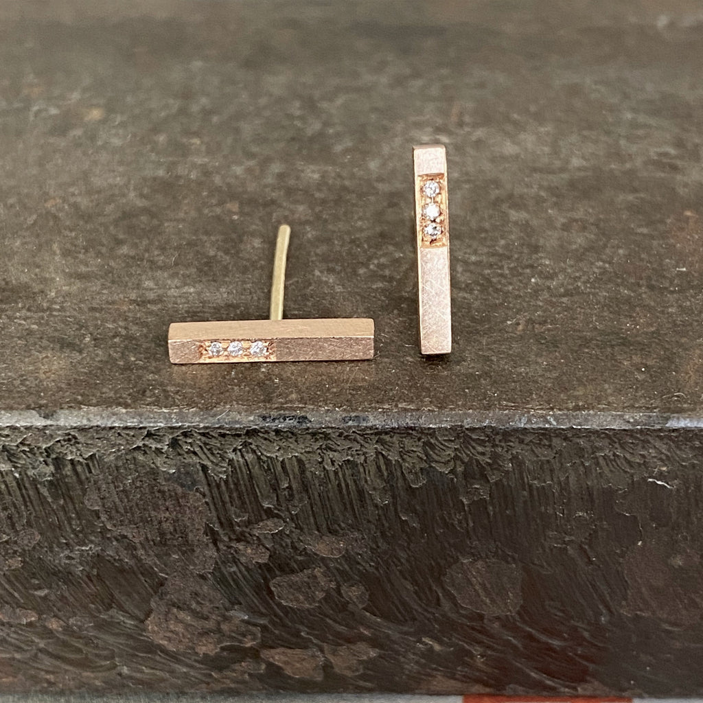 18ct Rose Gold Bar Studs