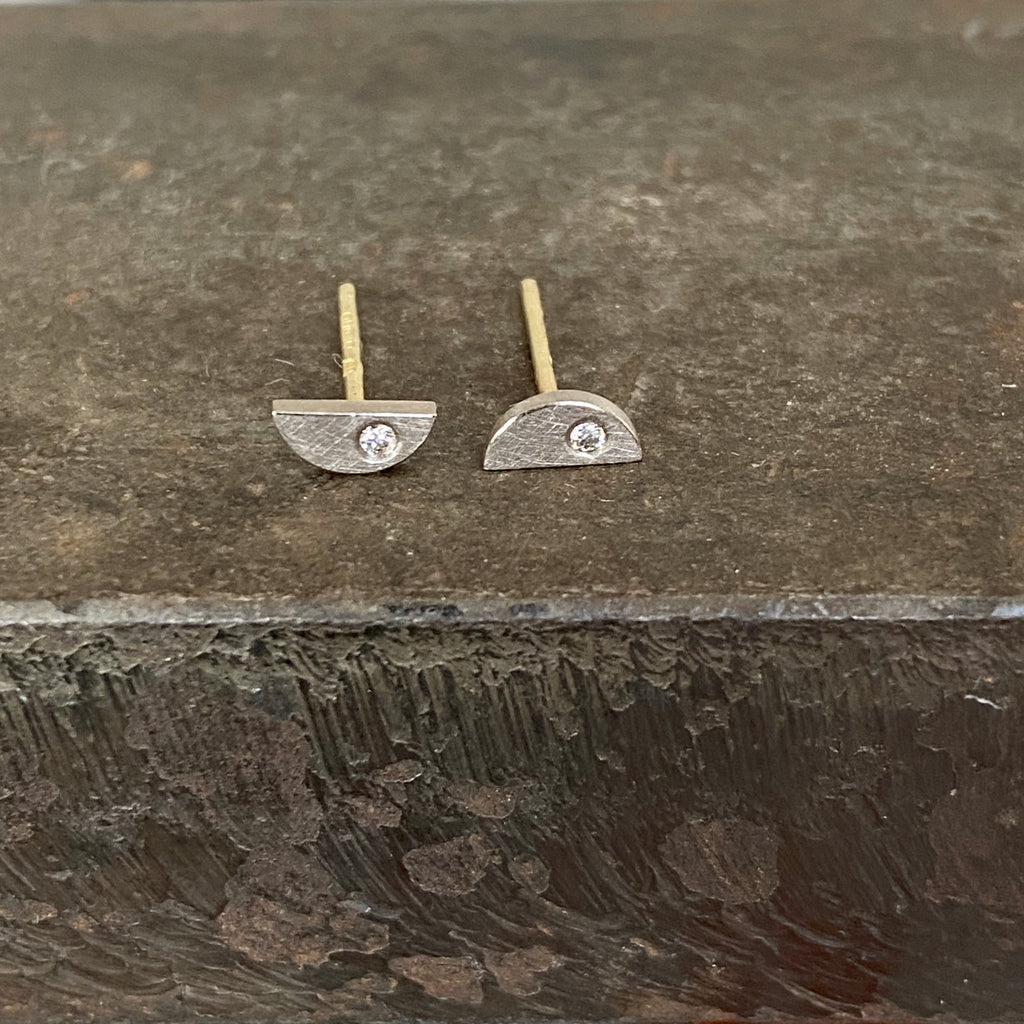 18ct White Gold Semi Circular Studs