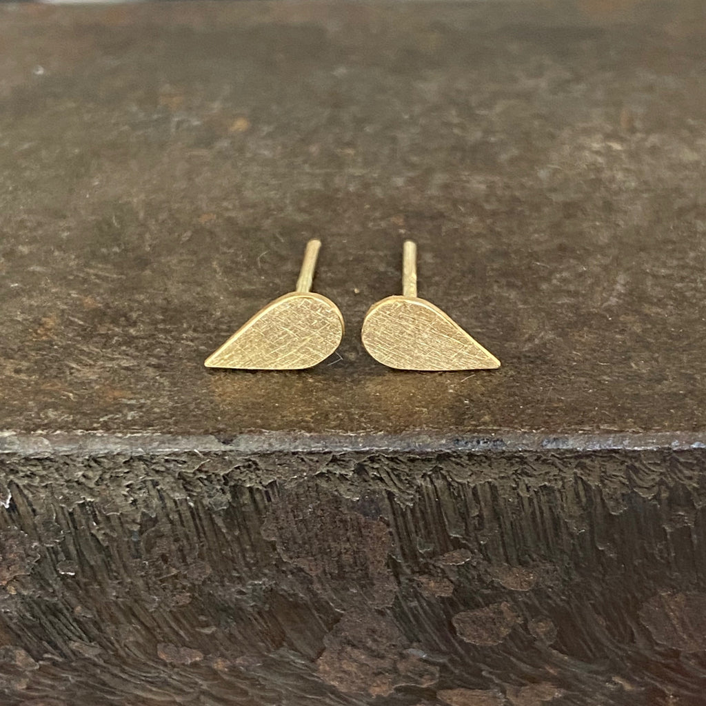18ct Yellow Gold Pear Studs