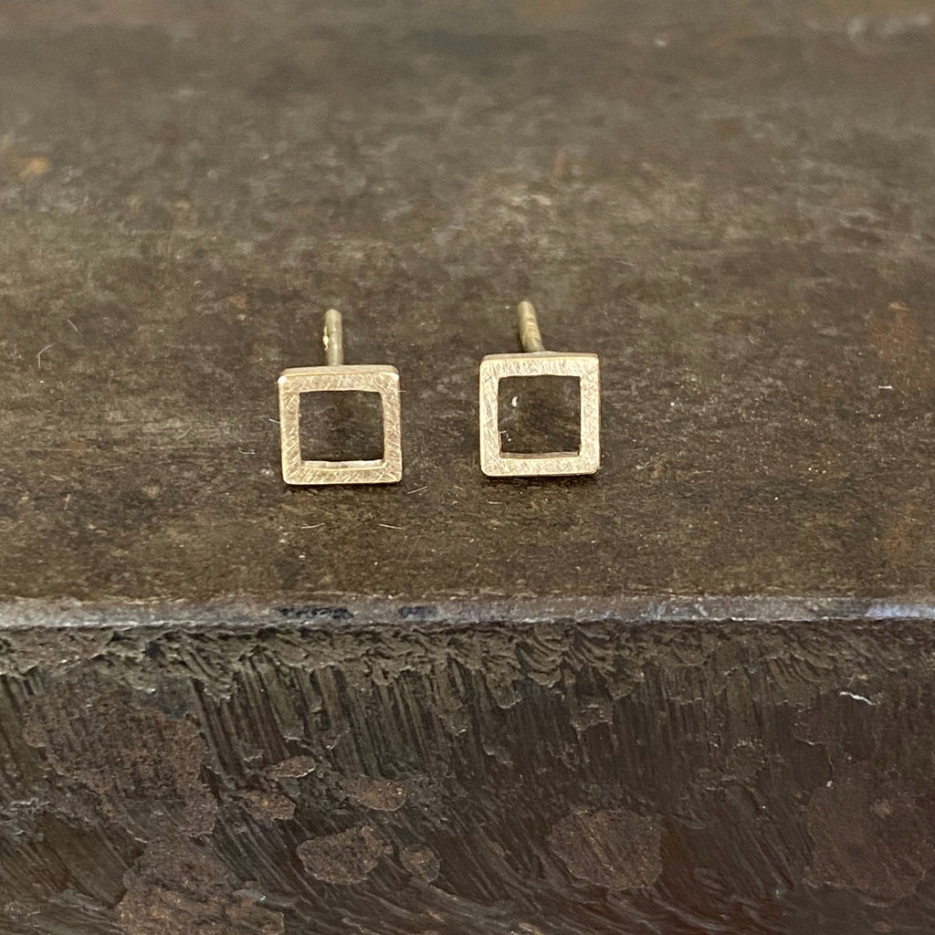 18ct Yellow Gold Square Studs