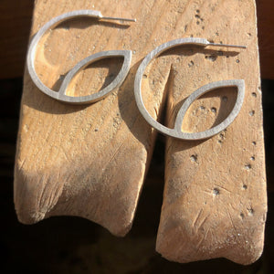 Silver Hoop Fine 'e' Earrings
